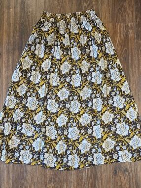 NATURAL LIFE Maxi Skirt with White Floral and Yellow Vine Pattern